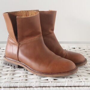 Kelsi Dagger Brown Leather Ankle Boots Lug Sole Pull On Short Booties 6.5